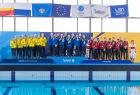 Trzy pływackie drużyny na podium na pływalni w Oświęcimiu